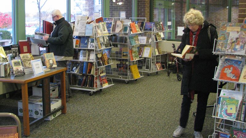 Library Holiday Sale